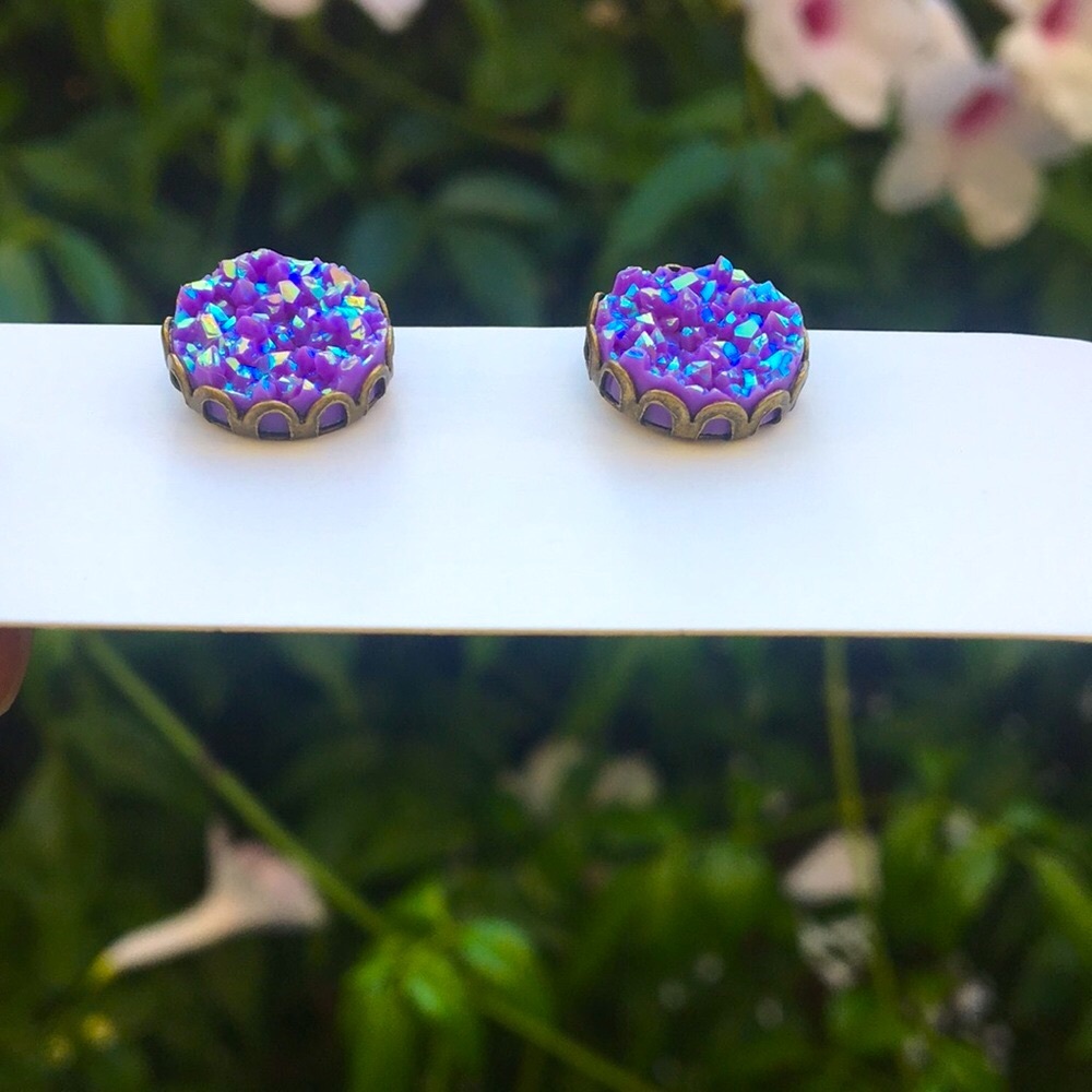 Iridescent Lilac Aurora Borealis Druzy + Antique Brass Filigree Earrings - Picture 4 of 9